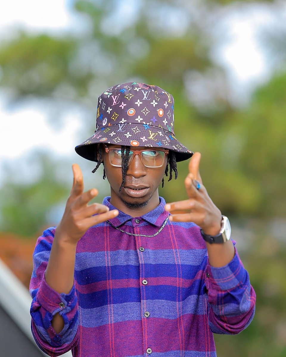 blackmarket247's tweet photo. https://t.co/vPMpkFm7x4
Complete by #rakogynius is a fast-tempo Afrobeat, infectious streat jam written, produced and directed by himself.
It's a heavy tune with catchy lyrics well delivered. You can't ignore this at first listening because the visuals will get you in. https://t.co/A52RIvNX0a