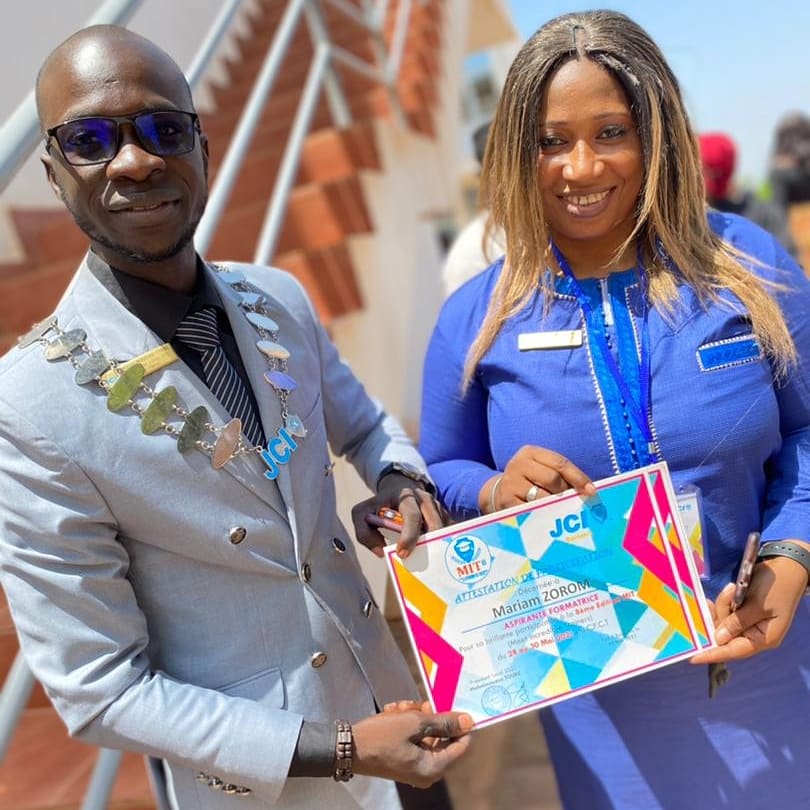 JCIMopti's tweet photo. #DomaineIndividuel #MIT8
Ce weekend, nous étions à l'Académie Meet Incredibles trainers de la Jeune Chambre Internationale Bamako. Nos participants dans les différentes salles ont été au rendez-vous du donner et du recevoir.
#JCIMopti #JCIMali #WeAreJCI #JCIRise https://t.co/8idWdYKtHI