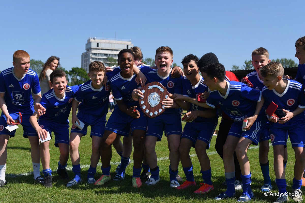 AndysShots123's tweet photo. Victory for @wellingunited 🆚 @MetrogasFC in yesterday's @KentYouthLeague U13's North Div Final, a match which burst into life in the 2nd half with a flurry of goals. @fcwelling @Metrogasu13KYL @NonLeagueCrowd @CharlotteR_22 
View match photos 📸at 
https://t.co/aEOxZtUhsC https://t.co/C21Uv91jza