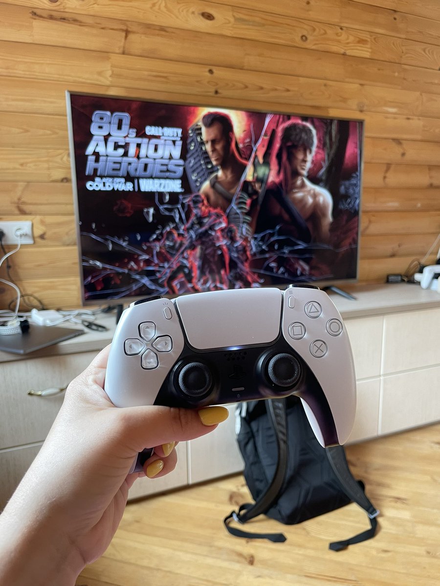 Поехала в деревню, чтобы больше времени проводить на улице. Тоже я :