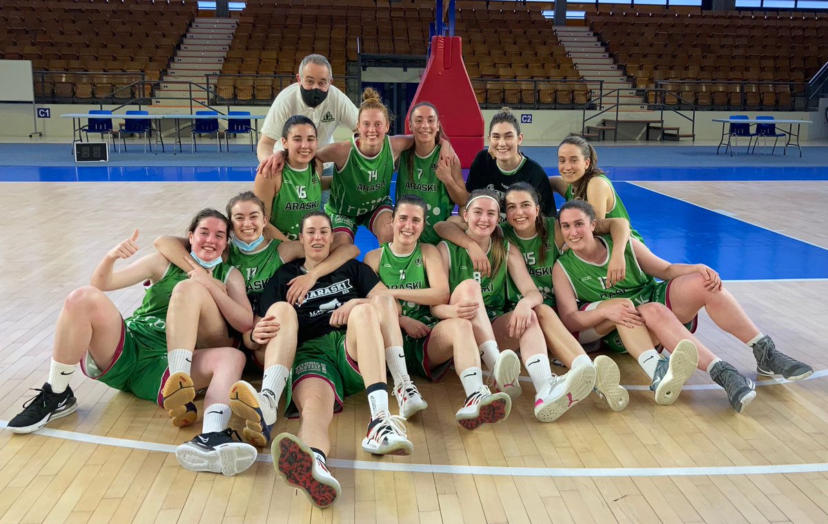 Araski's tweet photo. Araski, SUBCAMPEONAS de Primera División Femenina.

ZORIONAK neskak!!! Denboraldi zoragarria!!! 💚💚

https://t.co/s8K9CLRreM https://t.co/1DhDep1Axf