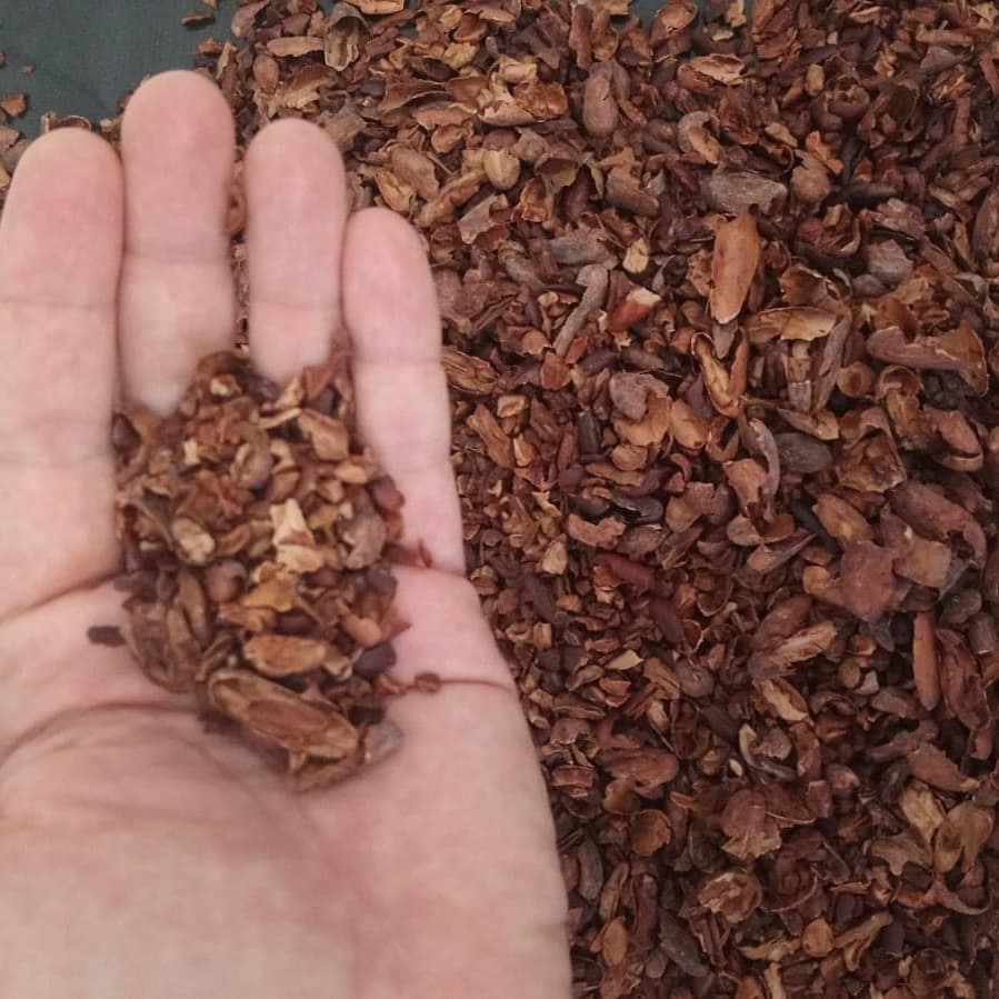 choconuva's tweet photo. New 65% dark milk chocolate on it's way with a blend of two different kind of cocoabeans from one estate in Maceo Antioquia, Colombia. 

#singleorigin #beantobar #artisanchocolate https://t.co/gAWQdQLuSq