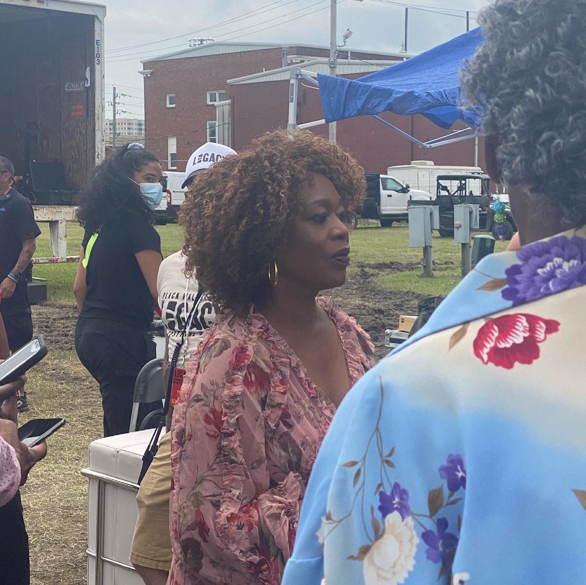 BlessedKristyn's tweet photo. What an awesome worship experience today and to see @RevJJackson in person as @RobertRATurner1 delivered a mighty Word!! Then to meet @AlfreWoodard topped the cake as she and my mom reunited as friends after not seeing each other in 35 years #alfrewoodard #jessejackson https://t.co/2X2Bxx37Kd