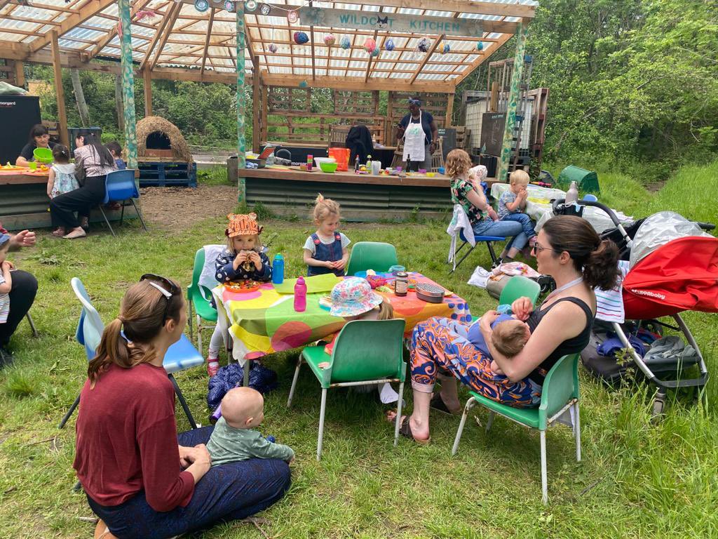 This week the wonderful @kidskitchenorg were back with 7 families enjoying our #outdoorkitchen and using lots of fresh #vegetables. #outdoorcooking #familyevents