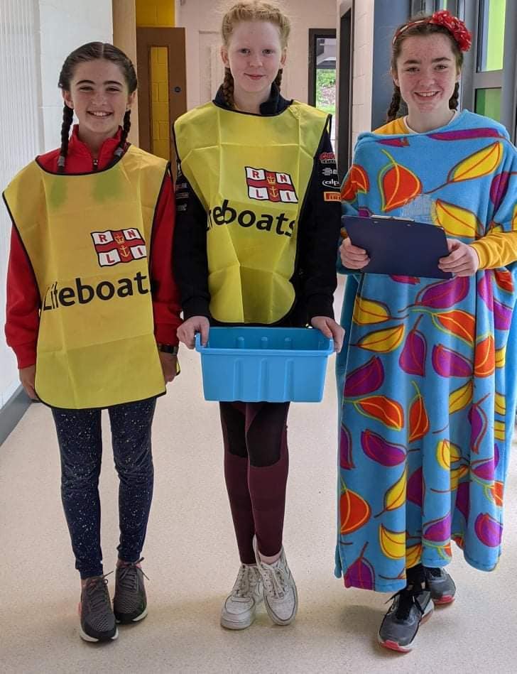 TramoreEcoGroup's tweet photo. Outstanding work from Ms McCarthy's 6th class in Glór Na Mara aka Team Primary Rangers, who raised a stunning €736!
They raised funds by promoting water safety in school to help save lives at sea & had great fun doing it. Great when a community works together @RNLITramore https://t.co/FwhnSVgALy