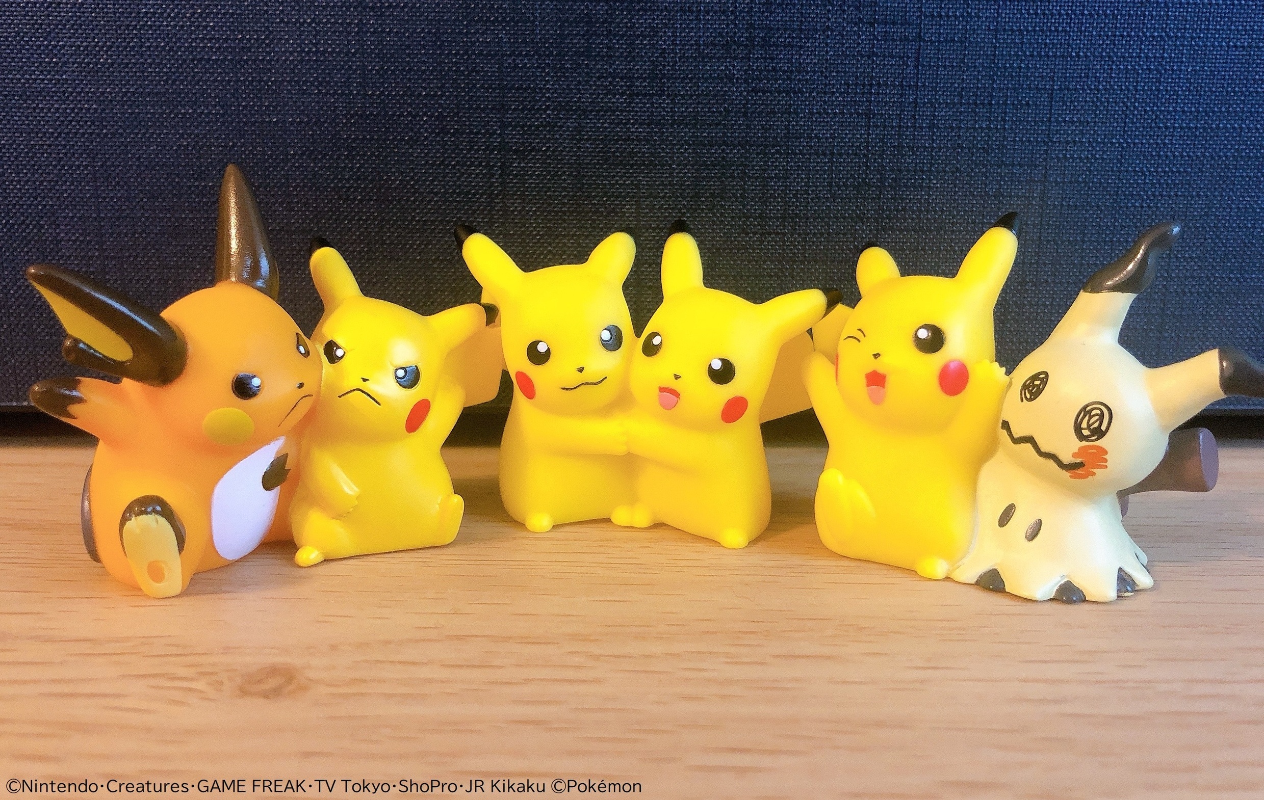 ポケモン食玩 公式 ポケモンキッズ25周年 ここにポケモンが6匹いますが なんとポケモンキッズ3個分なのです こちらの ピカチュウ ライチュウ なかよしピカチュウ ピカチュウ ミミッキュは本日発売です ポケモンキッズ ピカチュウ