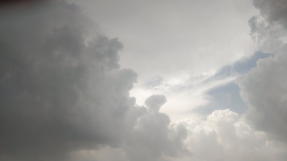 DrAhsan's tweet photo. #Islamabad right now. #Pakistan https://t.co/Iso8SSmWp9