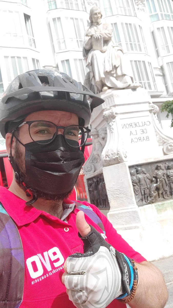 autofacil's tweet photo. ¡Nico en Bicimad; Pablo en el @tuSEAT León PHEV y Alberto en transporte público ya han completado también nuestro #RetoMultimodal! https://t.co/Lbqdg9DEuR