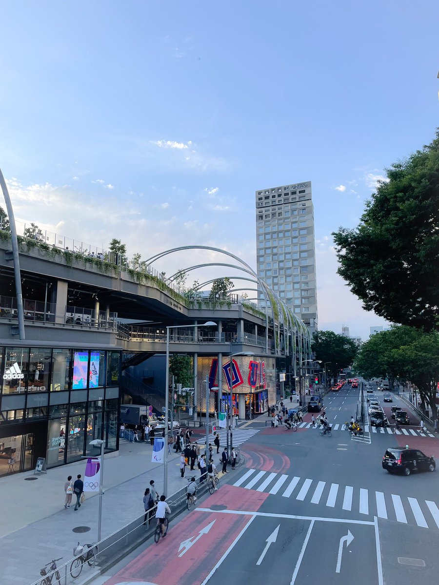 kazywatanabe's tweet photo. 今日は宮下パークで新しいユニットの打ち合わせ。何か新しい物を取り入れたい。そんな若いクリエイターさんといろいろと。8月が楽しみ。
#GARNETSTAR https://t.co/pj6gfYHaK1