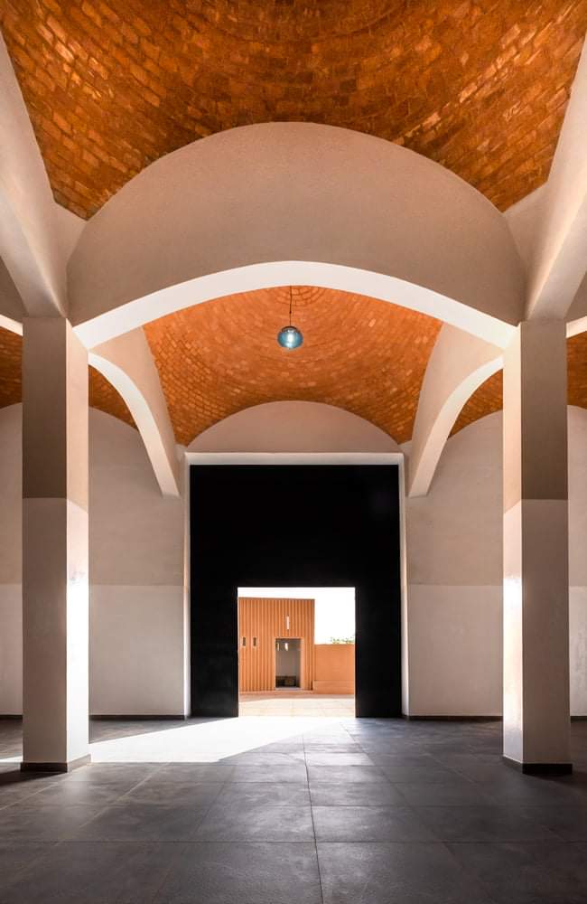 MrBasabose's tweet image. HIKMA - A Religious and Secular Complex / @ateliermasomi + studio chahar. 

By the sister @mariamkmr 🙌🏾

 #Niger #Afritecture #VernacularArchitecture #Madrasa #CriticalRegionalism #Balance #Materiality