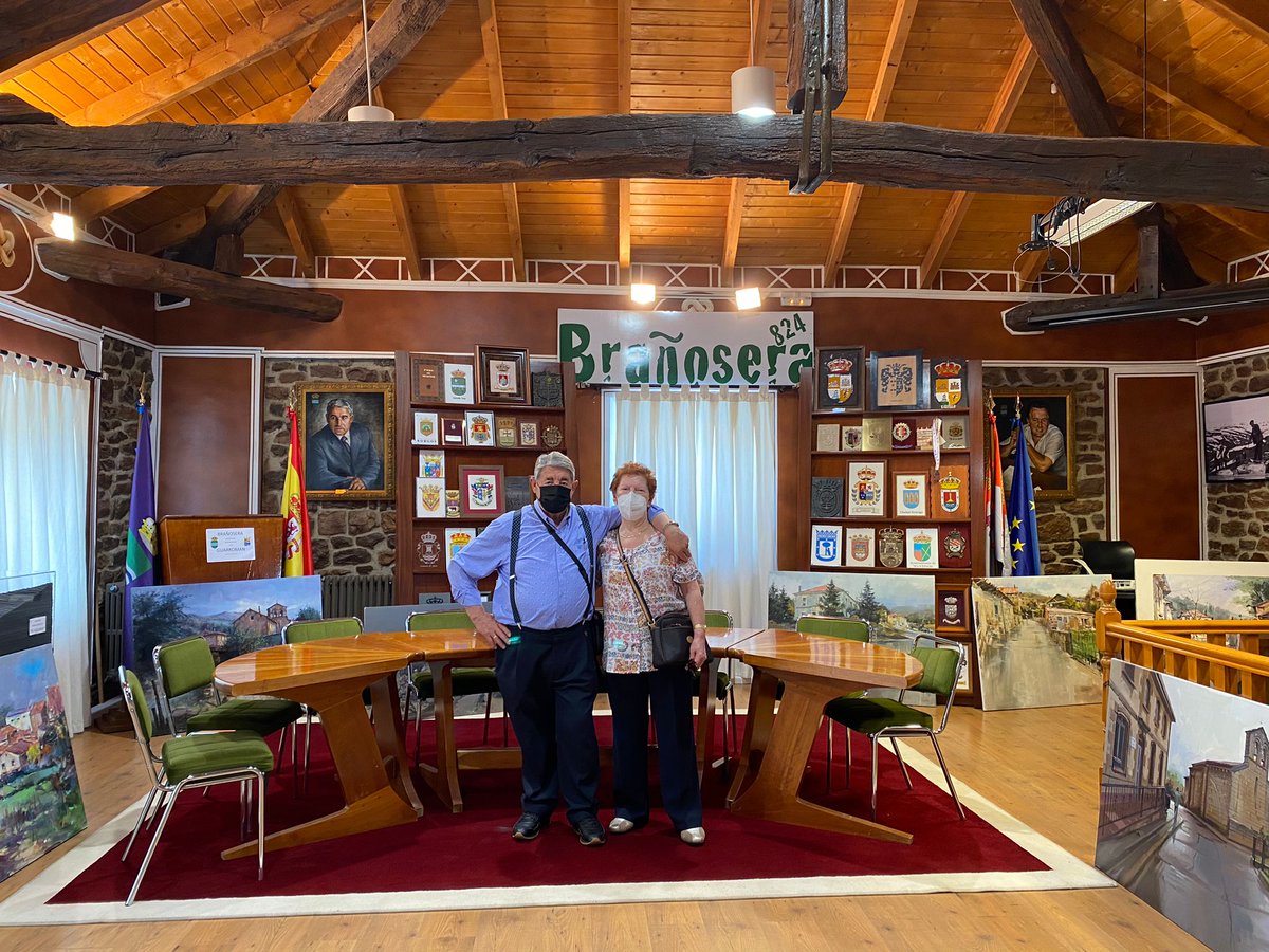 Branosera's tweet photo. Seguimos recibiendo visitas al Ayuntamiento, en esta ocasión desde Aranda de Duero 🙌🏻 https://t.co/PRUpltkcFy