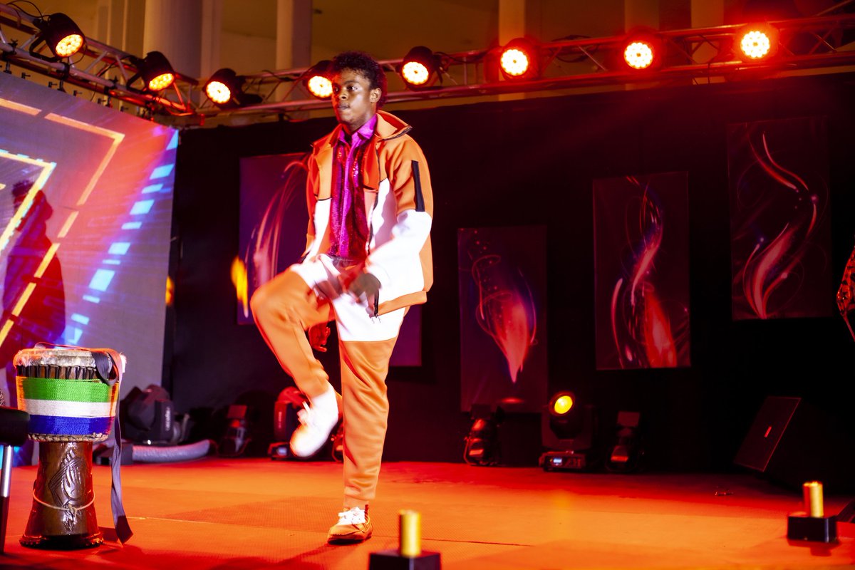 Orange_sierra's tweet photo. A brand new week is here.
Enjoy amazing scenes from the launch of 4G+.
#Orange4G+ https://t.co/hPdGh5aOc1