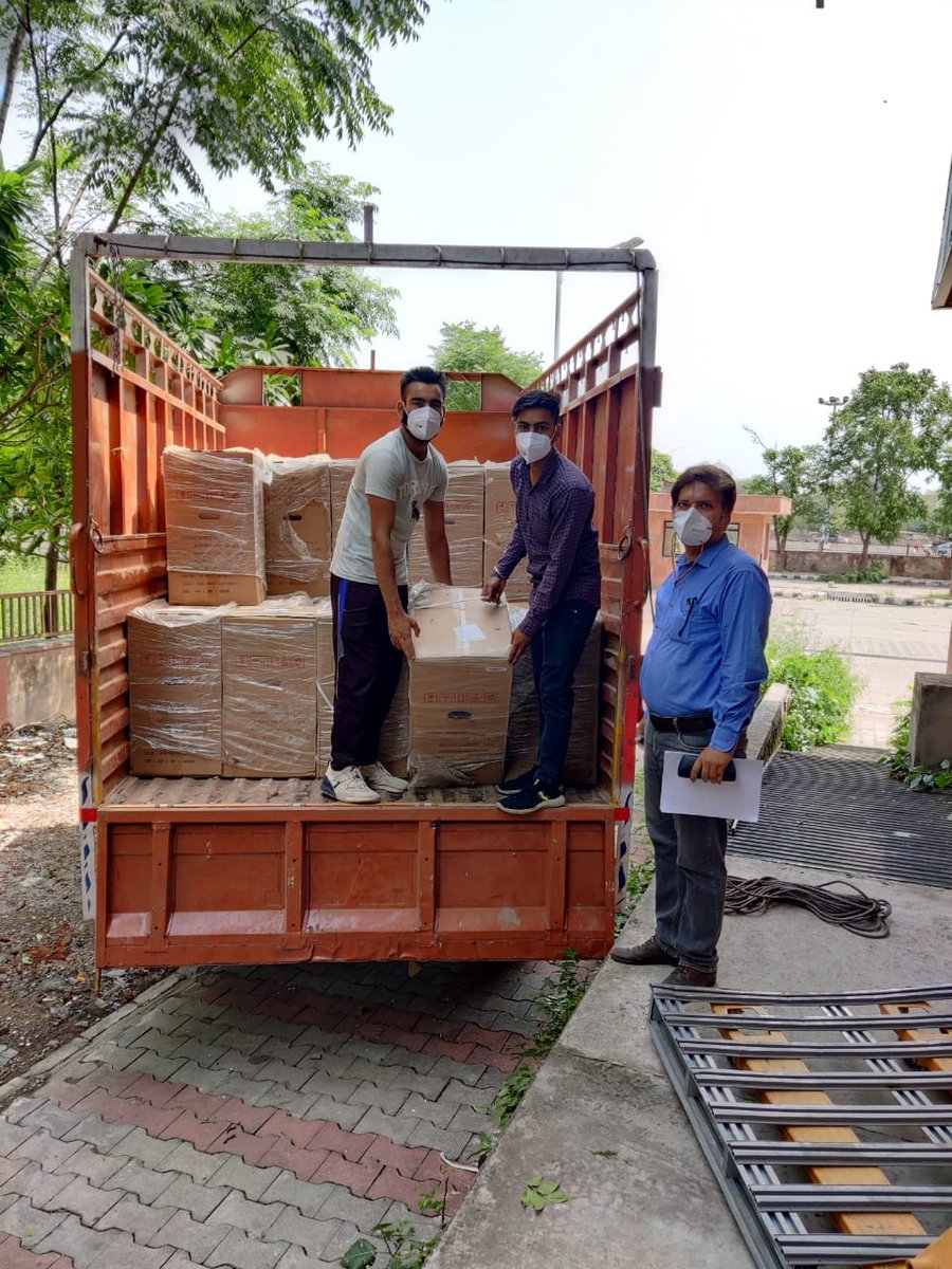 invest_punjab's tweet photo. #PunjabFightsCorona

Thanking ITC for supporting Punjab Govt’s relief measures. The company delivered 50 oxygen Concentrators at NHM Warehouse, Mohali yesterday. https://t.co/3CRveV4uUd