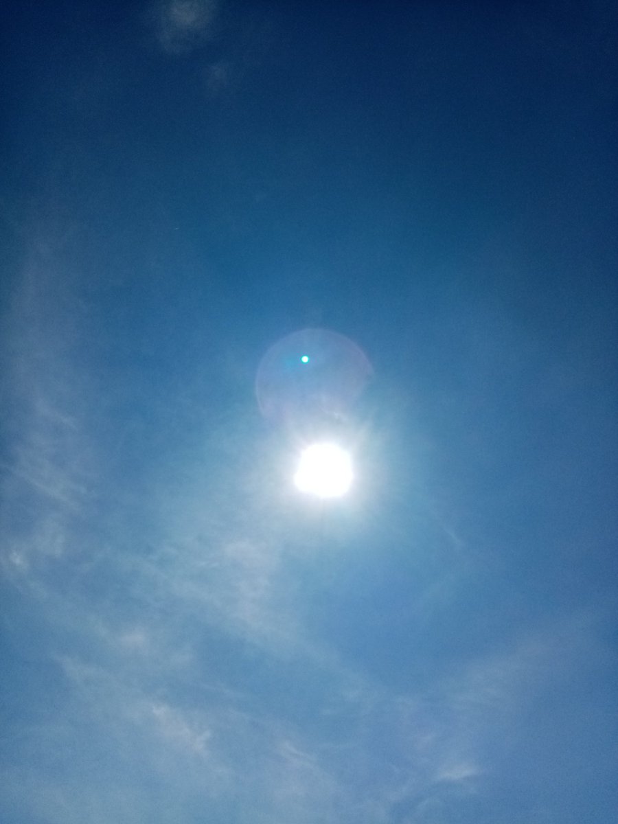 g_gormo's tweet photo. I'm not the only one...

#u2
#u2fam
#dublinsky
#staringatthesun https://t.co/LQSRyHxFTl