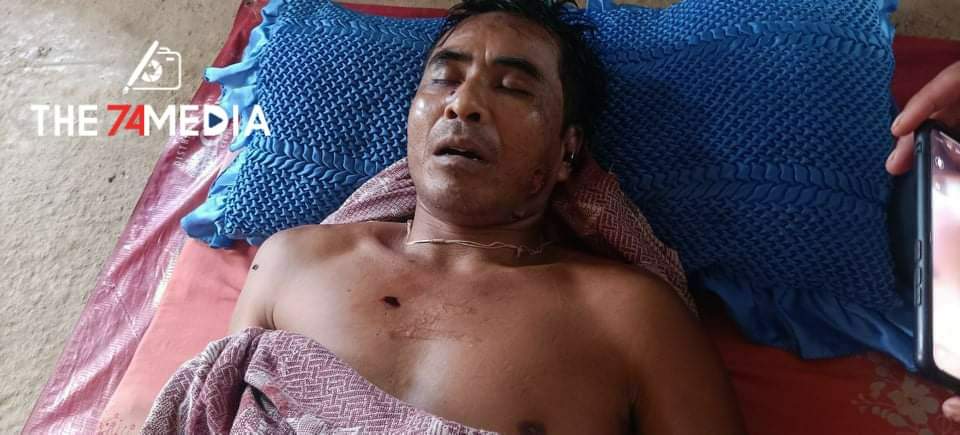 The74Media2019's tweet photo. ဖားကန့်မြို့နယ်၊ အေးမြသာယာကျေးရွာအုပ်စု၊  မနကျေးရွာအုပ်ချုပ်ရေးမှူးကို ယနေ့ မွန်းလွဲ ၂ နာရီခန့်က အမည်မသိ လက်နက်ကိုင်များ၏ ပစ်ခတ်ခံရမှုကြောင့် သေဆုံးသွားကြောင်း သိရသည်။ 
NLD ပါတီ၏ ကျေးရွာဥက္ကဋ္ဌအဖြစ်တာဝန်ထမ်းဆောင်နေသူတစ်ဦးဖြစ်သည့် ဦးတင်စိုးကို...https://t.co/F5s1blD0Wm https://t.co/YPTqlUmHxN