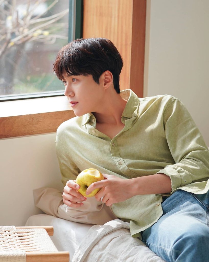 seonhuniverse's tweet photo. [KIMSDATAGRAM 2] #PreferredPicture 

For a day today, add one more spoon of fluttering feelings using actor Seonho’s pictures. 🥄💙
-
#KimSeonHo #EditionSensibility #Refreshing #Full #SummerSeonho #Together #FlutteringDay #HopeYouFor #AHappyWeek #😉 https://t.co/EJb2MpJU5W