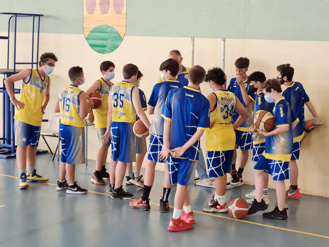 cbalcorcon's tweet photo. Crónica de nuestro Infantil azul que continúa con su espectacular final de temporada. ¡Buen trabajo equipo!

https://t.co/5OciL8q689

#cba #cbalcorcon #baloncestoalcorcon #deportesalcorcon #somosCBA #desde1989 #somosAlcorcon #baloncesto #basket #fbm #infantilazul https://t.co/N0JZNFEmPB
