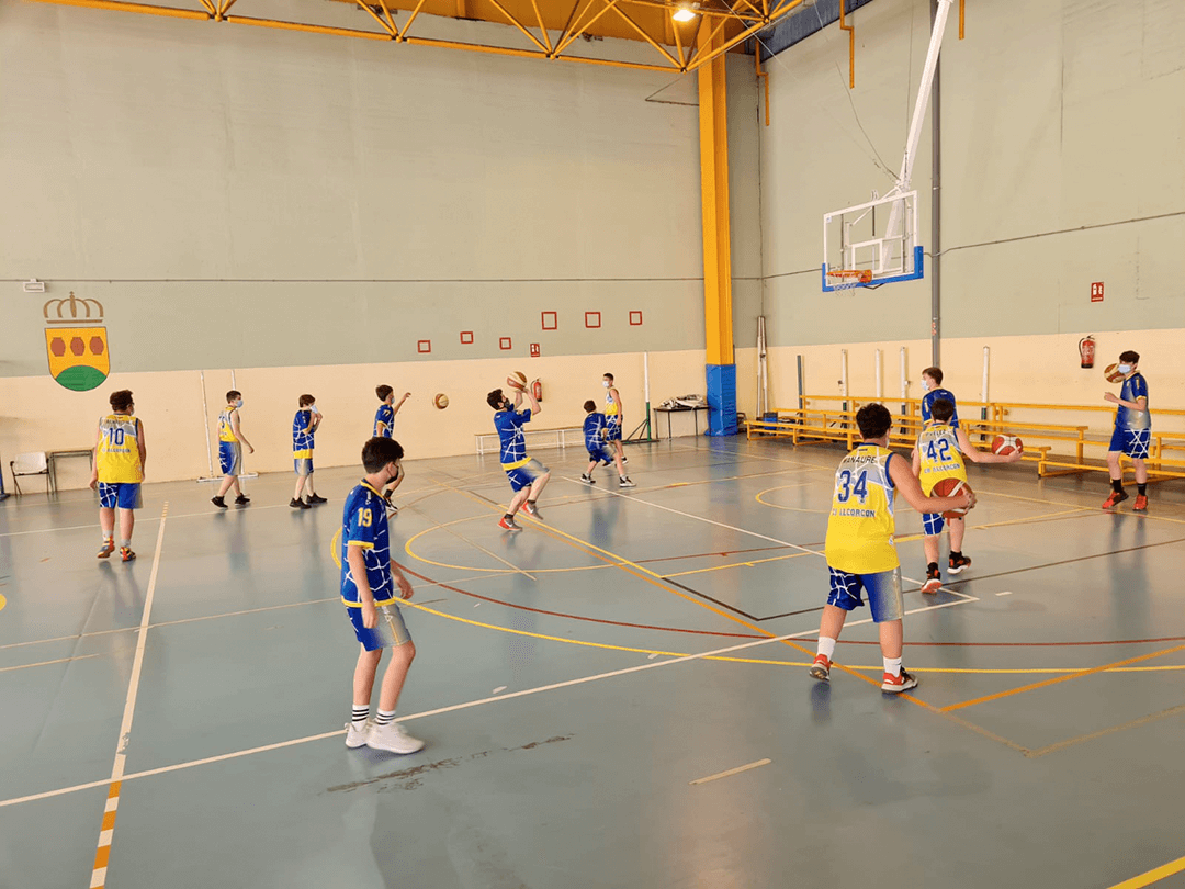 cbalcorcon's tweet photo. Crónica de nuestro Infantil azul que continúa con su espectacular final de temporada. ¡Buen trabajo equipo!

https://t.co/5OciL8q689

#cba #cbalcorcon #baloncestoalcorcon #deportesalcorcon #somosCBA #desde1989 #somosAlcorcon #baloncesto #basket #fbm #infantilazul https://t.co/N0JZNFEmPB