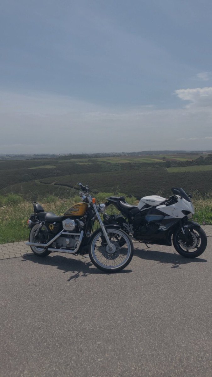 kikearango07's tweet photo. En un momento estas rodando y al otro te parte la correa y tienes que esperar 1 semana para volver a rodar 😓 #harleydavidson #xl883
#proximamenteenHDCAstur https://t.co/xPqUzrypky