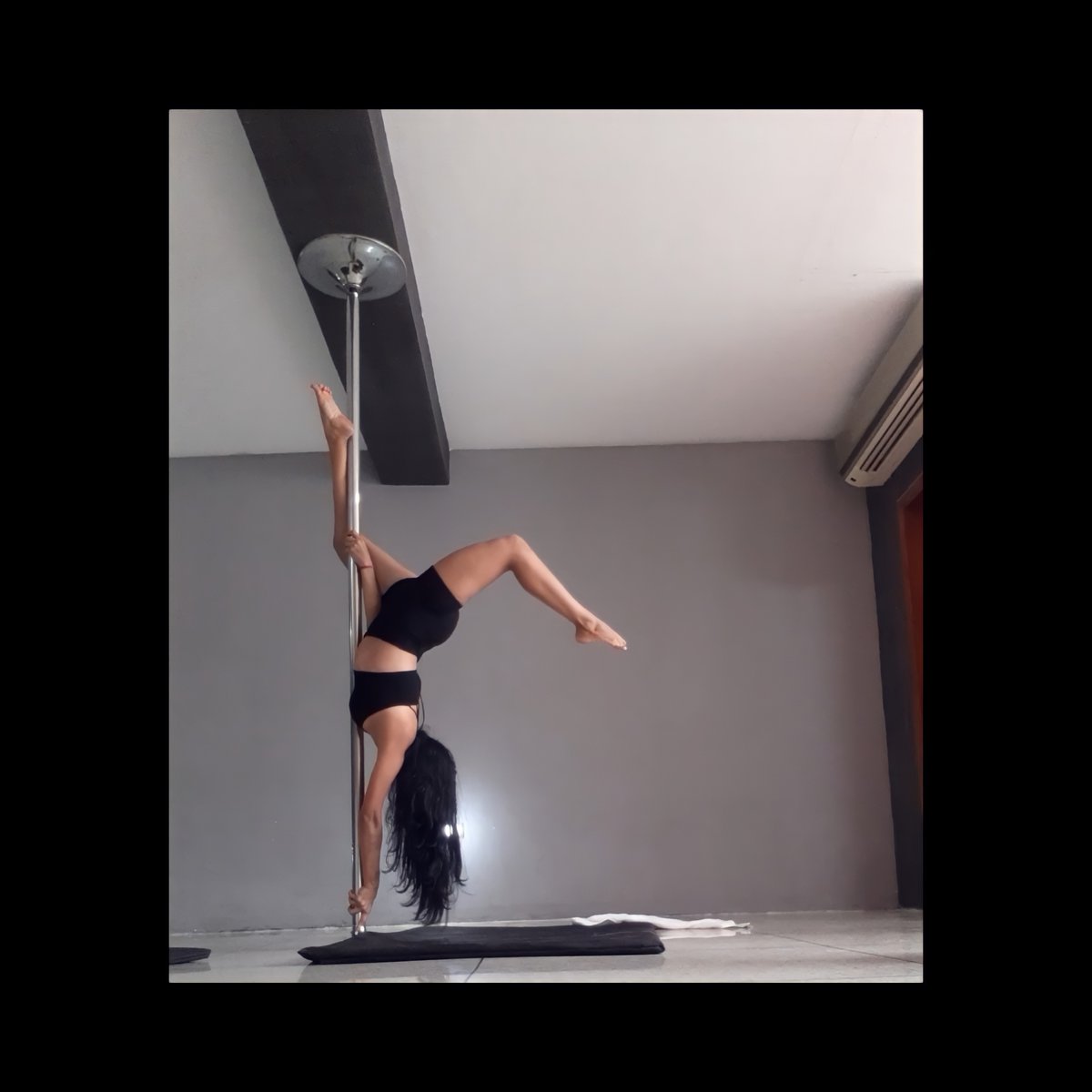 mariangl_'s tweet photo. 🤸🏻‍♀️🤸🏻‍♀️🤸🏻‍♀️ https://t.co/F6rRJ4fbg4