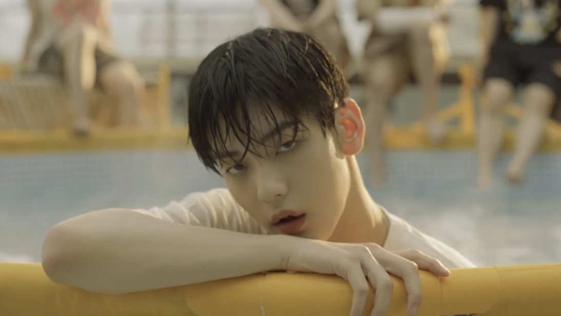 TXTPlCS's tweet image. 📷 . . . #TXT    ➥ 0X1=LOVESONG (I Know I Love You) feat. Seori Official MV 
210531┊© HYBE LABELS