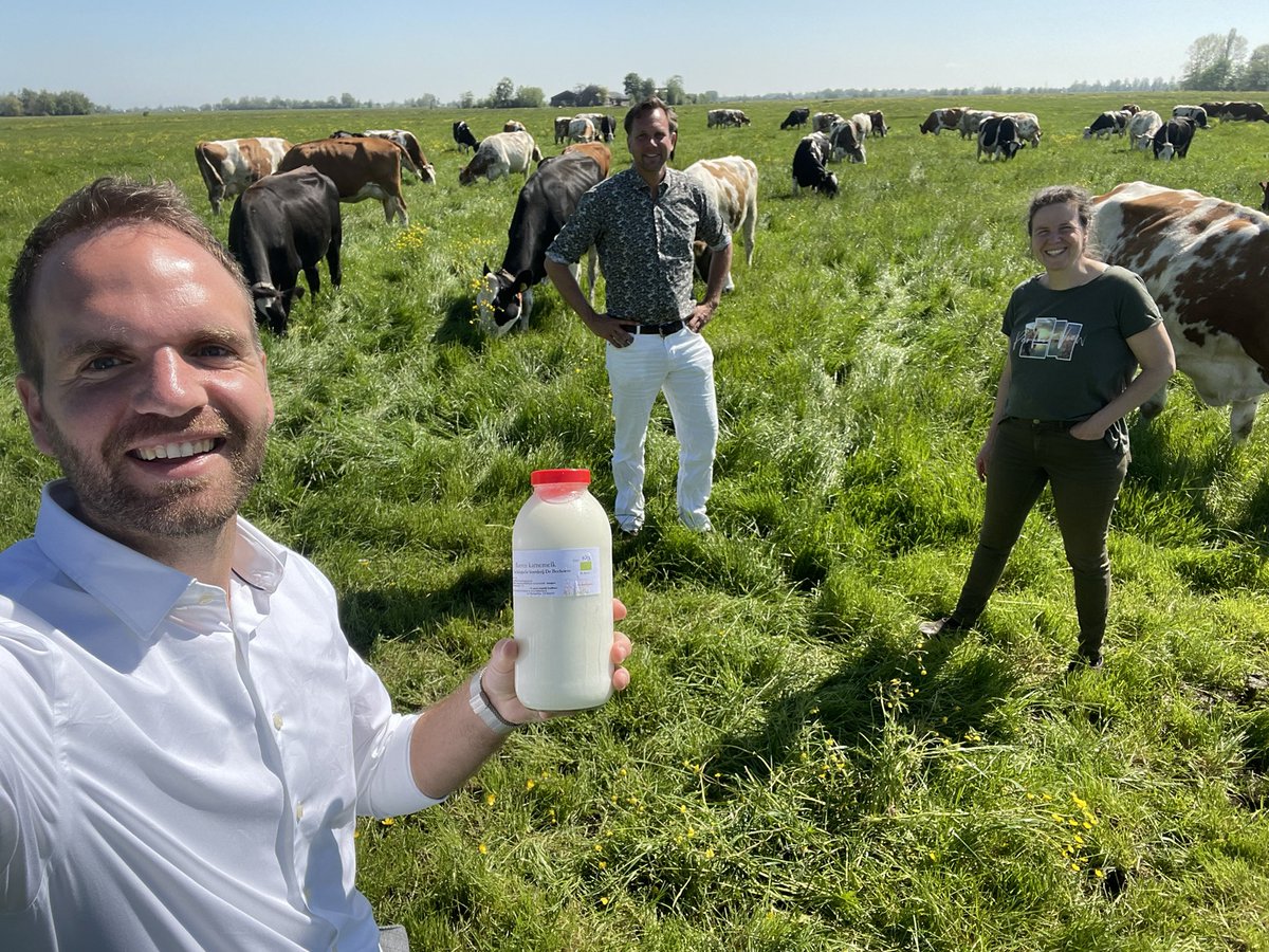 Op uitnodiging van <a href="/JobvanAmerom/">Job van Amerom</a> op bezoek bij boerderij De Beekhoeve in Kamerik. 

Gesproken over het grote belang van gebiedsprocessen waar boer en overheid op gelijkwaardig niveau aan tafel zitten. 

Op basis van wederzijds vertrouwen kunnen we heel ver komen. 

#CDA
