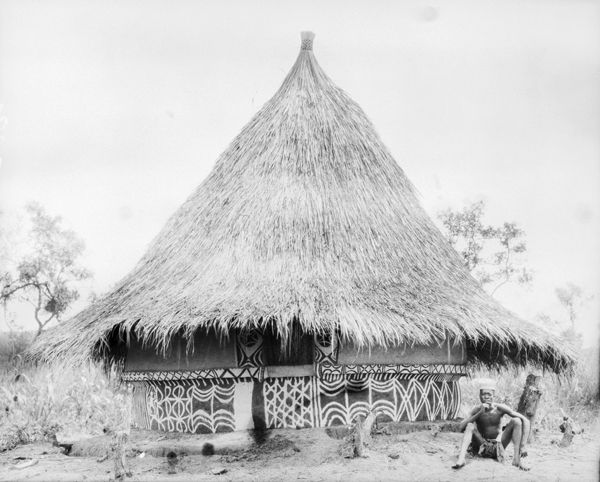 MrBasabose's tweet image. The architecture in and around Faradje from ancient times to now deserves a whole book you know. Did you know there&apos;s a link between that place and Giza in Egypt? #Afritecture