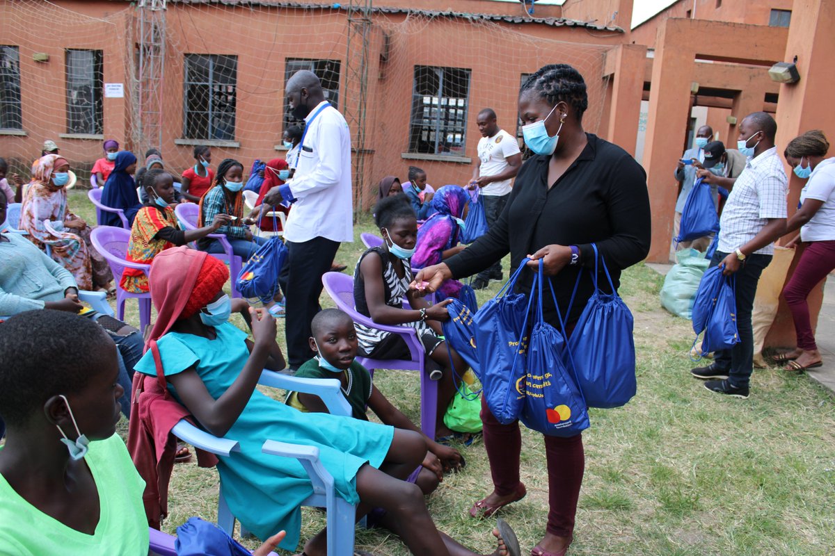 SgbvCbo's tweet photo. It was such a wonderful moment, MHDAY 2021 at Sidarec community center here in Mukuru kwa njenga. Thanks to our partners, CREAW, wounded healer international, Mwanzo Mpya hub and FMF. @CREAWKenya @mwanzompyahub @covaw @WairiMunyinyi @mercyjelimo @Paigemwa https://t.co/b0ZTSfb7xn