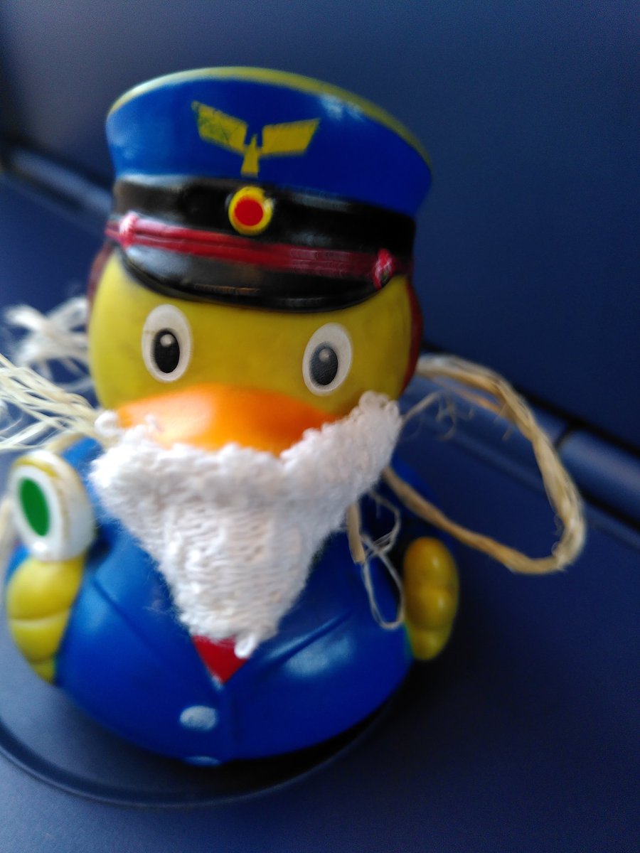 ZottelderZub's tweet photo. "Süß, der kleine!" wurde mir gerade von der @DB_Bahn Zugbegleiterkollegin bescheinigt.
Ich mag sie jetzt schon. 😍
#ICE370 https://t.co/rJSHQ595u7