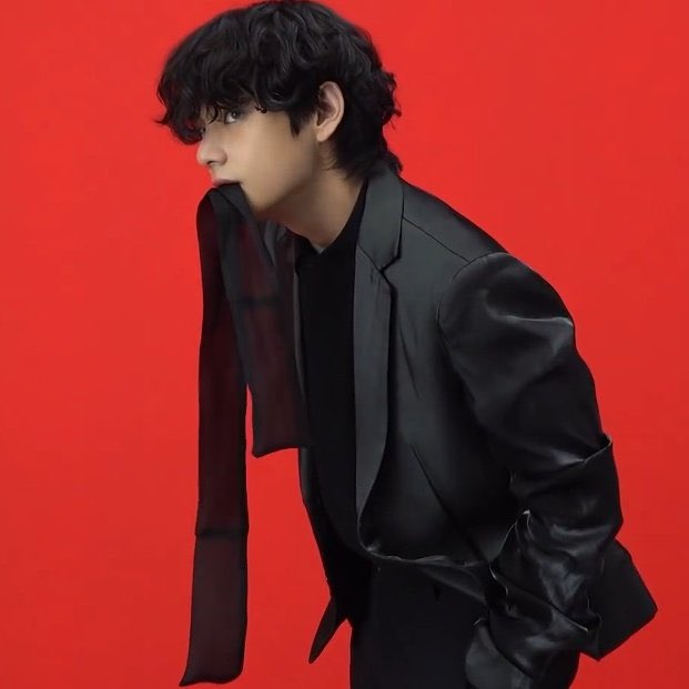 Taehyung. tweet media