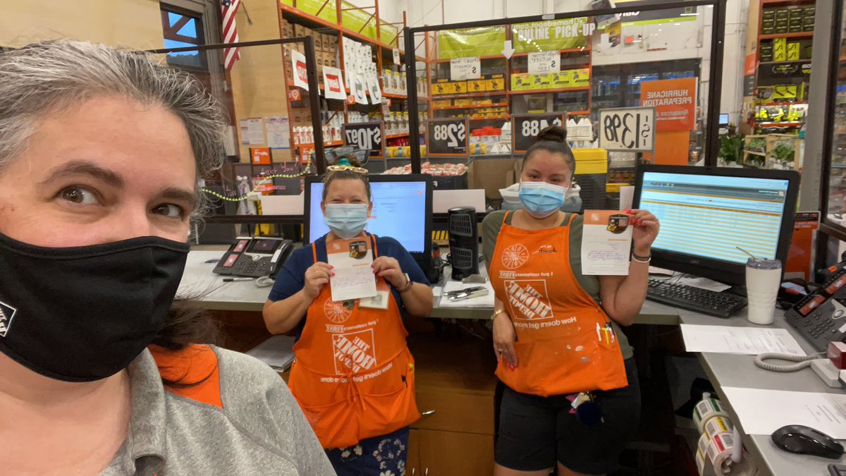 Homers to the Service Desk’s dynamic duo! Cst stated they should be cloned. <a href="/KerreanT/">Kerrean Tucker</a> @SueC0221 @a_2da_j <a href="/Chris_J_Mangino/">Chris Mangino</a>