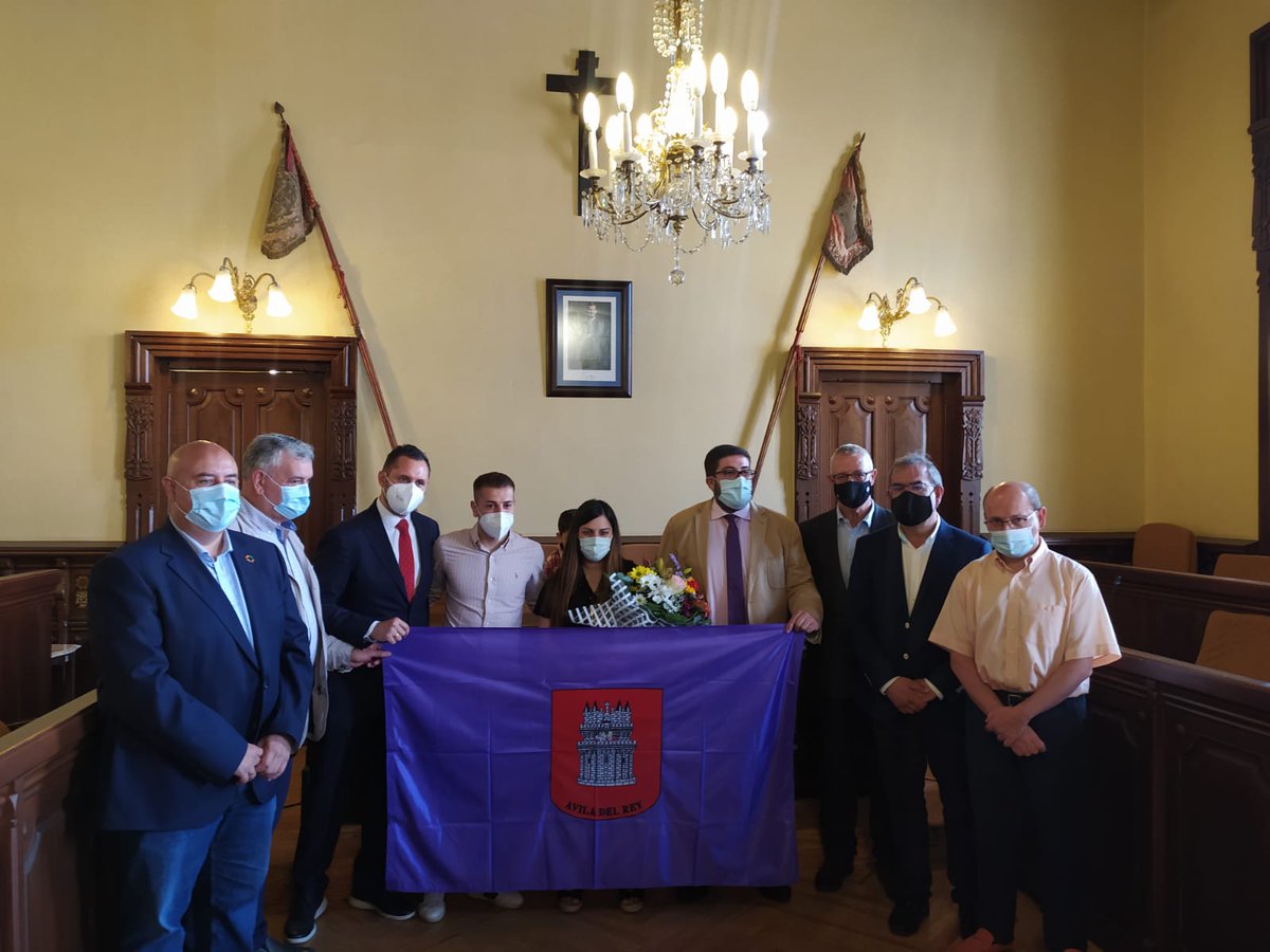 poravilaes's tweet photo. "Un embajador de Ávila". Por ello será nombrado Hijo Predilecto de nuestra ciudad.
#TrabajamosXti 💛 #Ávila https://t.co/D4t7qPlWDo