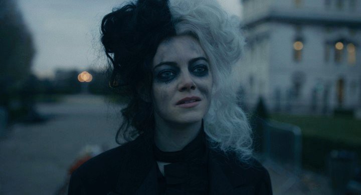 "Brillante, malvada y un poco loca"

Emma Stone es una mami❤