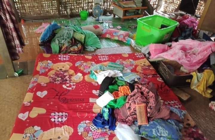 KALAY, Sagaing Region

SAC Terrorist Group broke into a house of #CivilDisobedienceMovement participant teacher in Thar Si village today. They stole cash 2.2 million Kyats. The teacher cried &amp; said the cash was kept by her sister at her house.

#May31Coup #WhatsHappeningInMyanmar