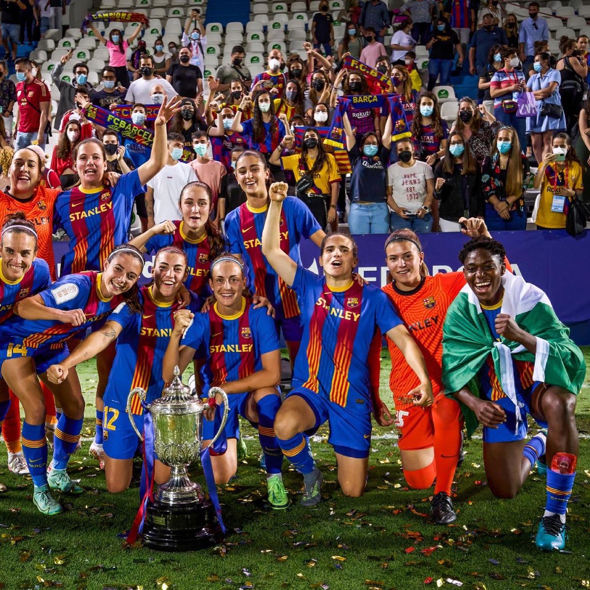 AsisatOshoala's tweet photo. Vibes And Insha Allah 🤟🏾 https://t.co/LFp7zpisBq