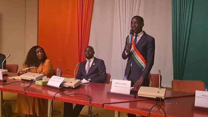 KONATEM29157945's tweet photo. J’ai été heureux de participer aux travaux de la 1ière session ordinaire de l'année 2021 du Parlement des Jeunes de Côte d'Ivoire #PJCI tenue le samedi 29-05-2021 à la Fondation FHB la Paix de Yakro.
Thèmes: justice et réconciliation,école ivoirienne,l’employabilité des jeunes. https://t.co/HfDWucMeji