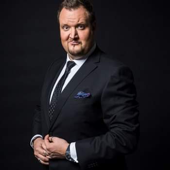 Kuopion Komediafestivaali on 26.-28.8.2021.  Klubeja tulee olemaan 16 ja liput tulevat myyntiin 21.6. <a href="/SamiHedberg/">Sami Hedberg</a> tulee Kuopioon ja toki monia muitakin. Yhteensä paikalle saapuu 30 esiintyjää. #komediafestarit #kuopio