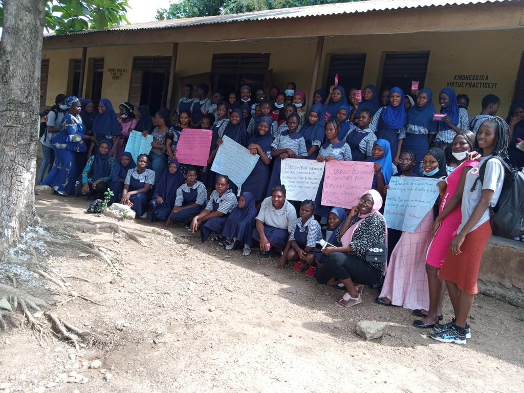 VARCENigeria's tweet photo. All persons with disabilities have the rights to be treated equally and be included.

Celebrating #MenstrualHygieneDay2021
with students of Osun State School for People with Special Needs Osogbo.
#NoMoreLimit #ItsTimeForAction
@UNFPANigeria @InvictusAfrica https://t.co/gIHGTj2ihP