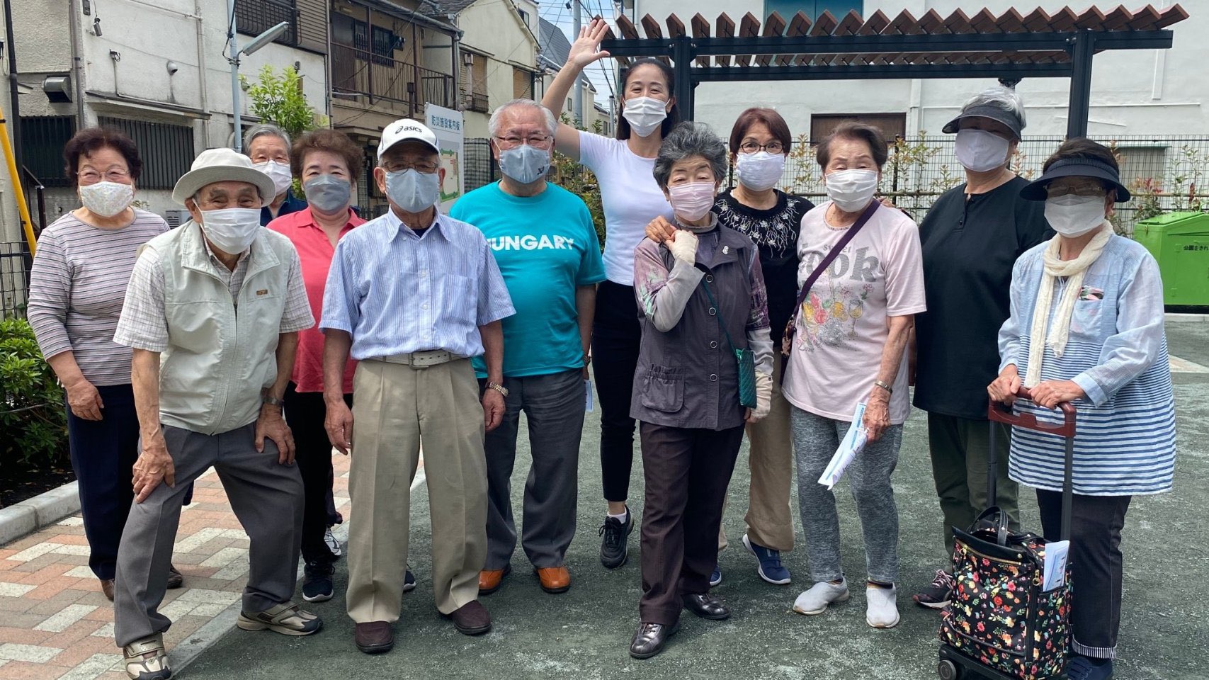 やまだ加奈子 山田加奈子 東京都議会議員 北区 フレイル予防 公園であおぞら体操 に参加 家に引きこりがちな高齢者の身体と気持ちを元気に 地域の方のそんな思いから ラジオ体操と北区さくら体操の会が始まりました 高齢者安心センターと協力し