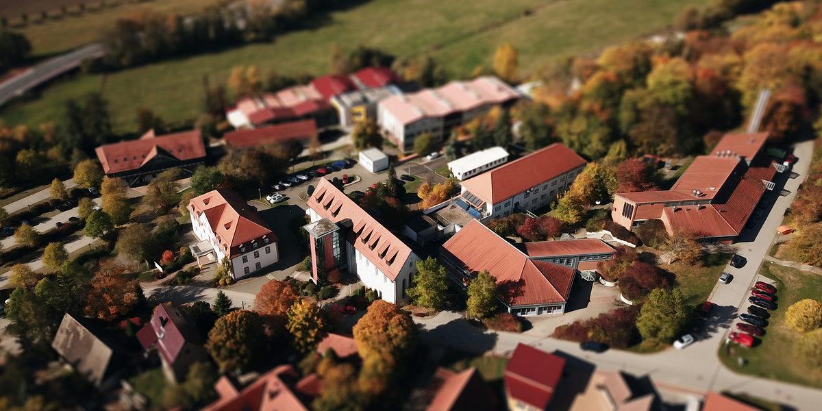 presseticker's tweet photo. Klimaneutrale Energieversorgung des Bildungscampus BTZ Rohr bereits bis 2025 realisierbar https://t.co/PEq3e9xz2K
#Thüringen #Greeninvest #Energieversorgung #ThEEN #klimaneutral #ErneuerbareEnergien https://t.co/dOwkVM4CO6