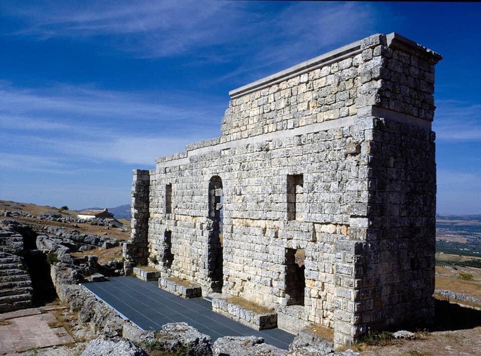 SetenilO's tweet photo. A escasos 7 kilómetros de #SetenildelasBodegas podrás disfruta de #ACINIPO, un teatro de los mejores conservados de la Hispania #romana. 
 
Os dejamos con el calendario del mes de #JUNIO 📆 

Más información 👉 https://t.co/oVQRqme4le https://t.co/wz8pZKzXQW