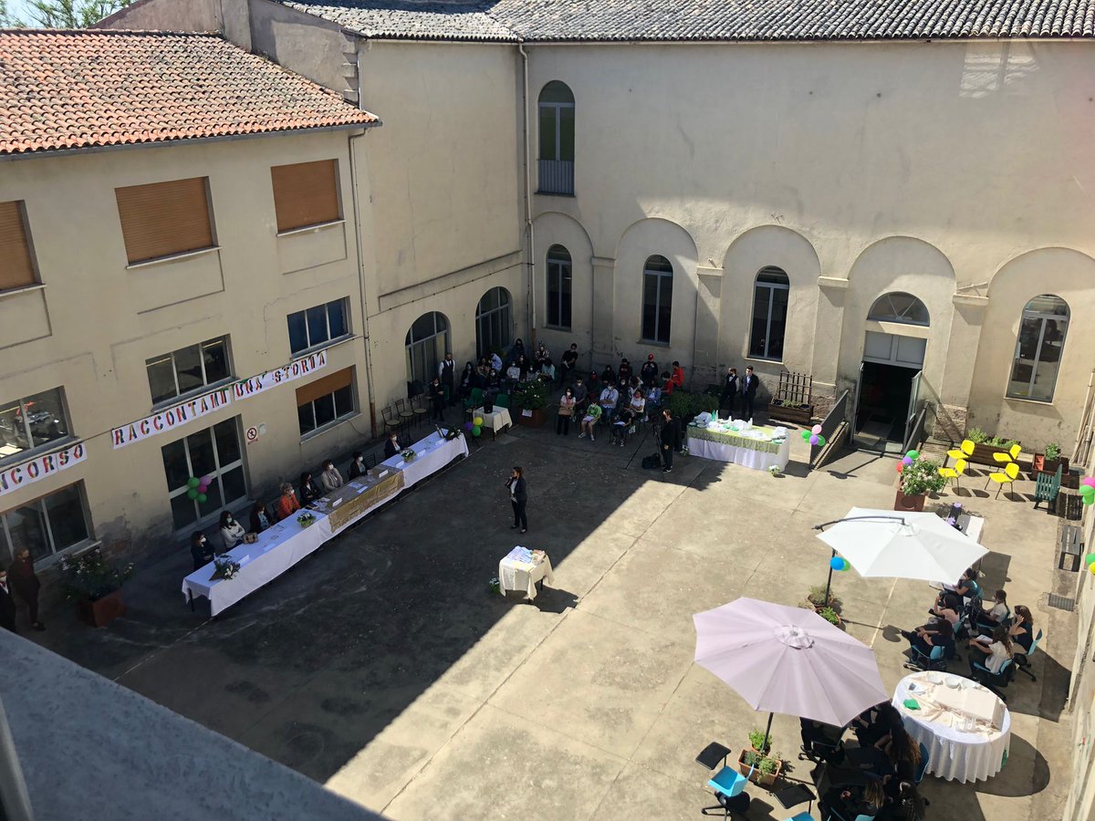 OrvietoLifeNews's tweet photo. Bella giornata dedicata a #GianniRodari per i 100 anni della nascita organizzato dall'IISACP di Orvieto a con la premiazione del concorso "Raccontami una storia", e dedicato agli studenti delle medie.
👉https://t.co/D4QkyKfS1W
#100rodari #iisacporvieto https://t.co/OwR7jqyRtO