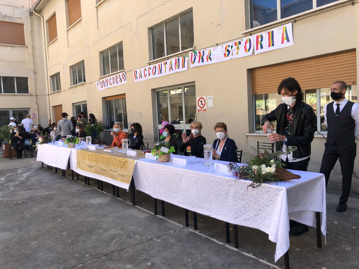 OrvietoLifeNews's tweet photo. Bella giornata dedicata a #GianniRodari per i 100 anni della nascita organizzato dall'IISACP di Orvieto a con la premiazione del concorso "Raccontami una storia", e dedicato agli studenti delle medie.
👉https://t.co/D4QkyKfS1W
#100rodari #iisacporvieto https://t.co/OwR7jqyRtO