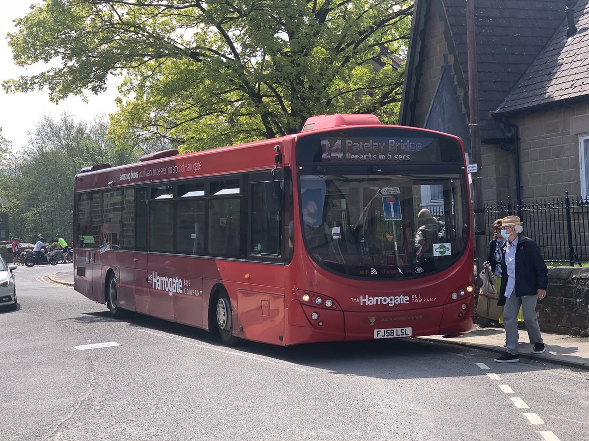 Bank Holiday @dalesbus - @Harrogatebus 24 from Harrogate to Pateley Bridge