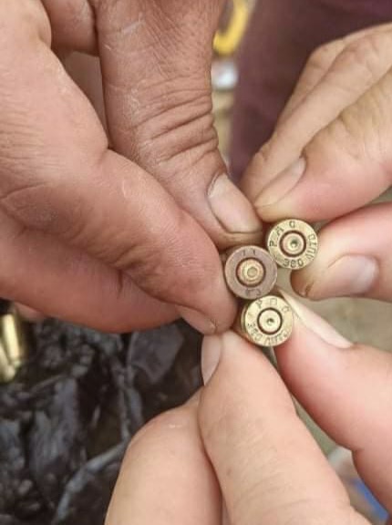 An administrator in #Hpakant  Township, #Kachin  State, was shot dead by unknown armed men on Monday afternoon, residents said. The 46-year-old, U Tin Soe, was a village chair for the National League for Democracy. 

#WhatsHappeningInMyanmar