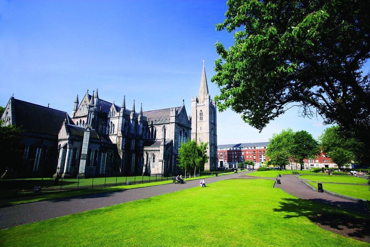 #StPatricksCathedral is one of my favourite places in #Dublin. Read more about my favourite places in Dublin 👉 bit.ly/3vDThj0 ☘️ #VisitDublin #LoveDublin #Ireland #DiscoverIreland #TourismIreland #Heritage #CulturalHeritage #KeepDiscovering #HeritageTourism #BlogPost