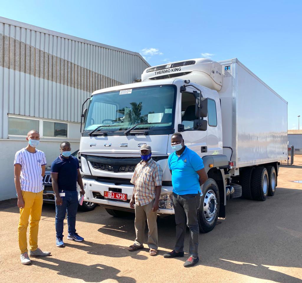 Congratulations to HMH Rainbow Ltd in their aquisition of a brand new Fuso FJ2523R 6x2 with a Refrigerated Body.
We wish them a more profitable business future with their new FUSO truck
#fuso #fusotruck #fusotrucks #fusofj2523 
#refrigeratedtruck 
#spearmotors #spearmotorsltd