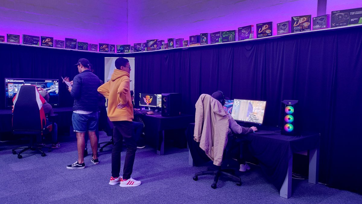 ChaosCrewZa's tweet image. We had so much fun with the ChaosCrew partners this weekend! 👾⚡️

#rgb #customsetup #gaming #pcgaming #custompc