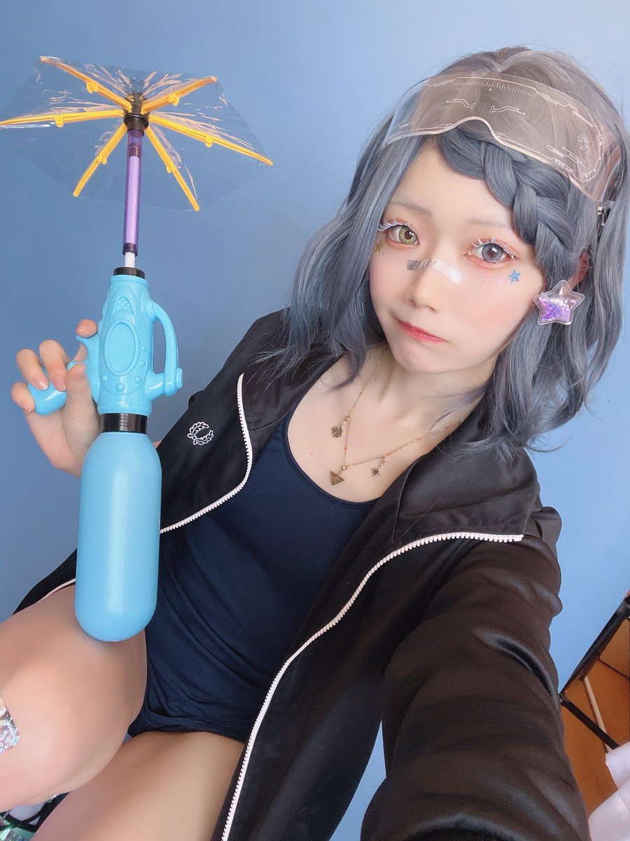 マリルリ 昨日のオリジナル メイクこだわり詰まってるのとつみちゃんが貸してくれたサイバーグラスがイケイケなのと ダイソーで0円で買った攻撃と防御兼ね備えた傘付き水鉄砲が素晴らしいからよく見てね 情報量w