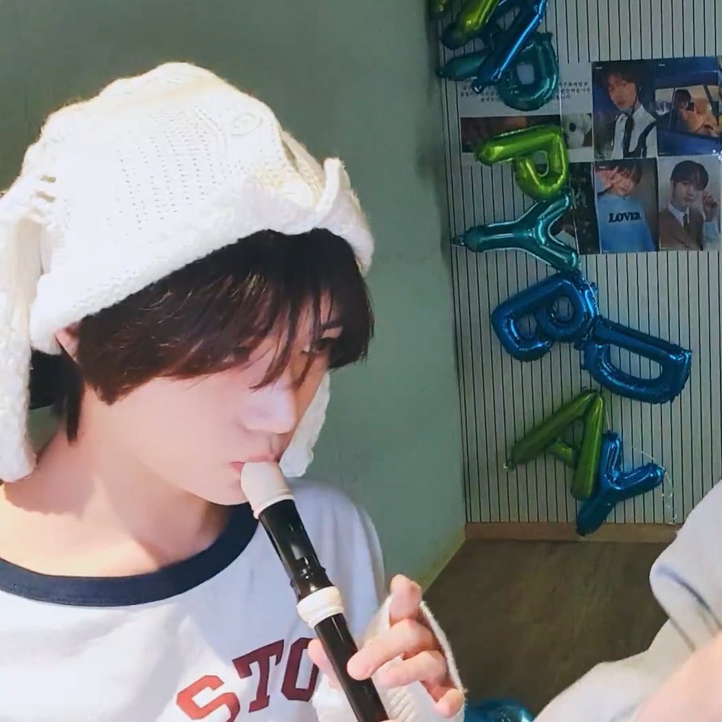 tinycutetxt's tweet image. 이쯤되면 귀엽다 하지말고
진지하게 대해줘야 하는 거 아닐가